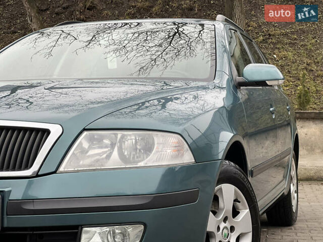 Зелений Шкода Октавія, об'ємом двигуна 1.6 л та пробігом 245 тис. км за 4999 $, фото 6 на Automoto.ua