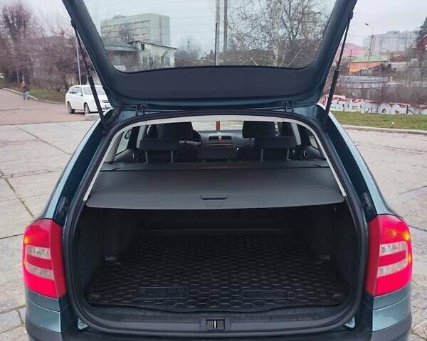 Зелений Шкода Октавія, об'ємом двигуна 1.6 л та пробігом 252 тис. км за 6550 $, фото 22 на Automoto.ua
