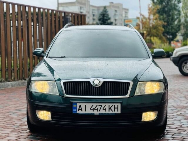 Зеленый Шкода Октавия, объемом двигателя 1.6 л и пробегом 200 тыс. км за 5700 $, фото 1 на Automoto.ua