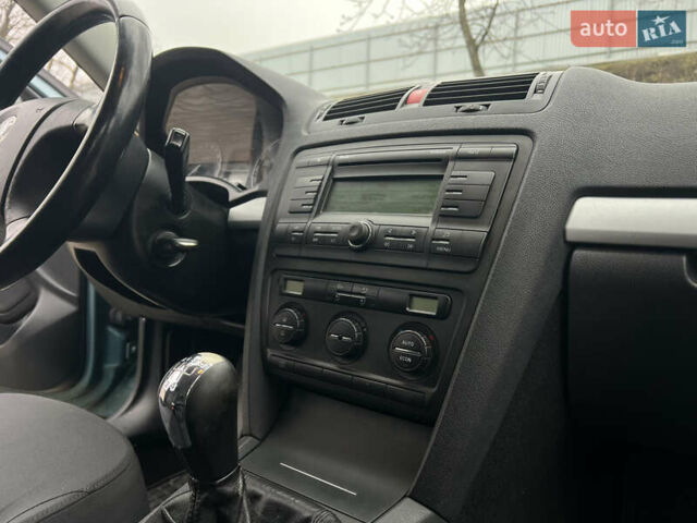 Зелений Шкода Октавія, об'ємом двигуна 1.6 л та пробігом 245 тис. км за 4999 $, фото 21 на Automoto.ua