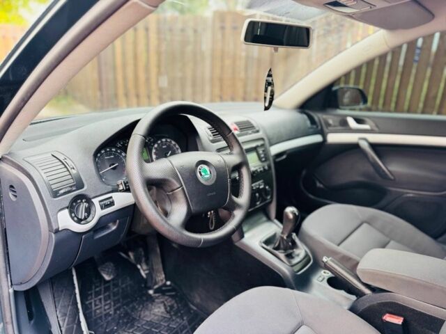 Зеленый Шкода Октавия, объемом двигателя 1.6 л и пробегом 200 тыс. км за 5700 $, фото 7 на Automoto.ua