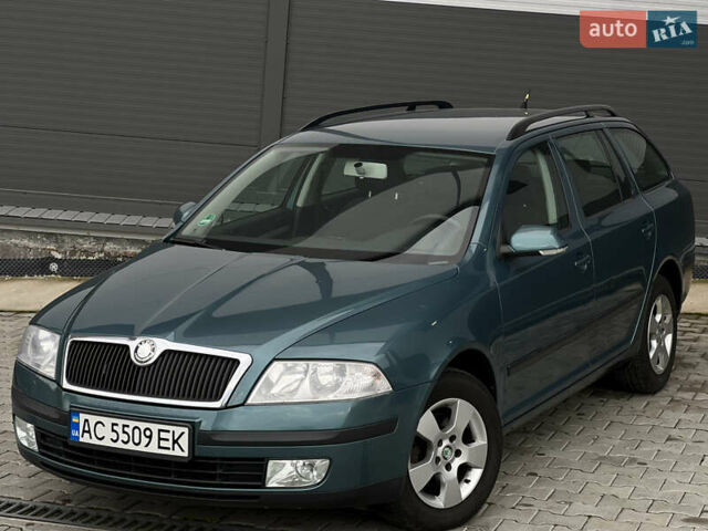 Зеленый Шкода Октавия, объемом двигателя 1.6 л и пробегом 245 тыс. км за 5200 $, фото 12 на Automoto.ua