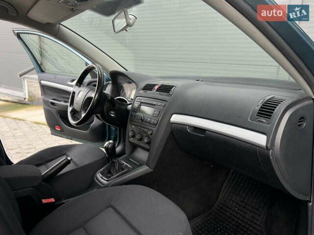 Зеленый Шкода Октавия, объемом двигателя 1.6 л и пробегом 245 тыс. км за 5200 $, фото 27 на Automoto.ua