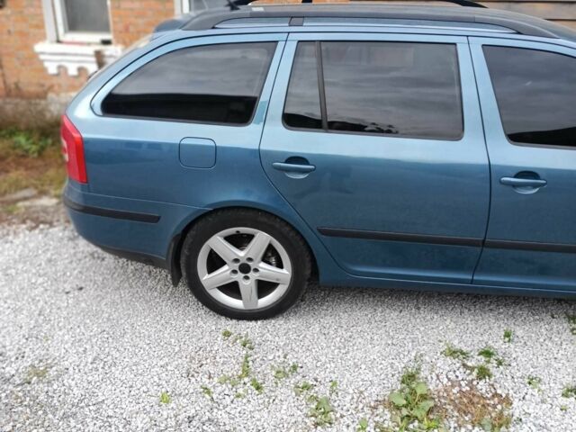 Зеленый Шкода Октавия, объемом двигателя 1.6 л и пробегом 300 тыс. км за 4700 $, фото 3 на Automoto.ua