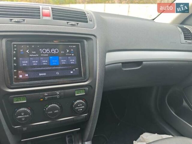 Зелений Шкода Октавія, об'ємом двигуна 1.6 л та пробігом 226 тис. км за 5200 $, фото 17 на Automoto.ua