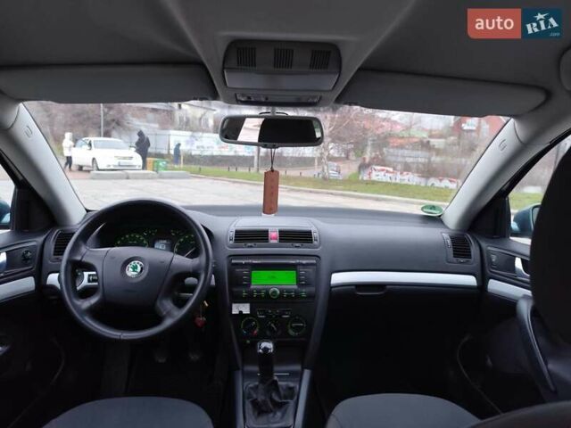 Зелений Шкода Октавія, об'ємом двигуна 1.6 л та пробігом 252 тис. км за 6550 $, фото 10 на Automoto.ua
