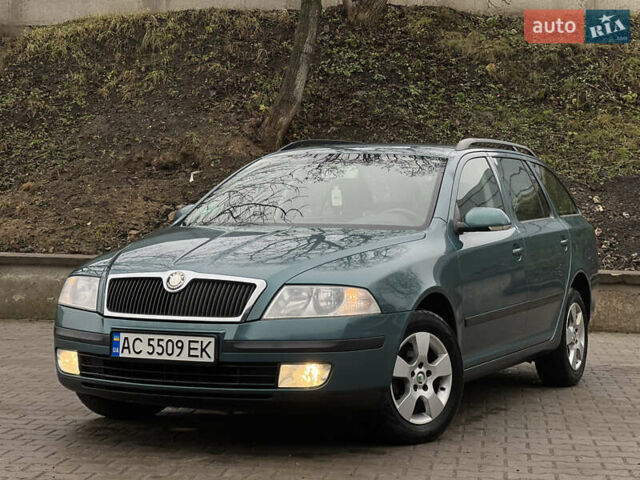 Зелений Шкода Октавія, об'ємом двигуна 1.6 л та пробігом 245 тис. км за 4999 $, фото 1 на Automoto.ua