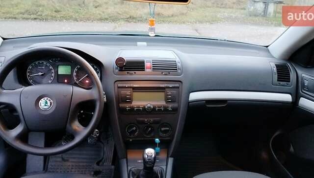 Зеленый Шкода Октавия, объемом двигателя 1.59 л и пробегом 250 тыс. км за 6000 $, фото 9 на Automoto.ua