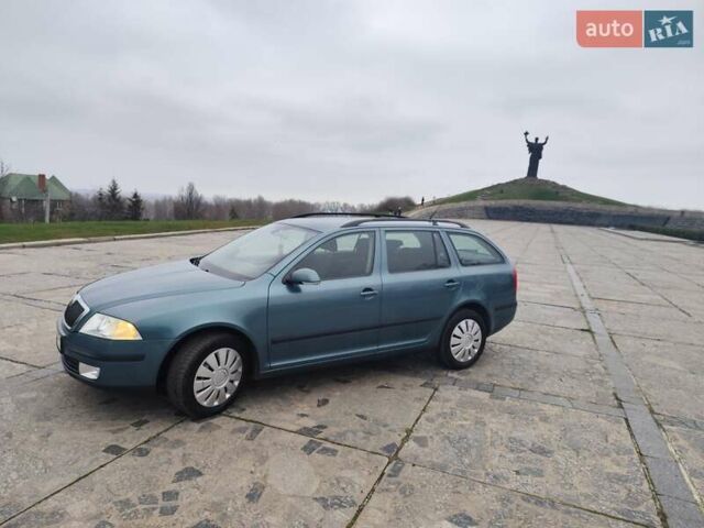 Зелений Шкода Октавія, об'ємом двигуна 1.6 л та пробігом 252 тис. км за 6550 $, фото 2 на Automoto.ua