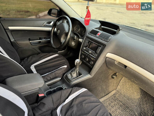 Зелений Шкода Октавія, об'ємом двигуна 2 л та пробігом 250 тис. км за 4499 $, фото 12 на Automoto.ua