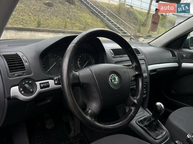 Зелений Шкода Октавія, об'ємом двигуна 1.6 л та пробігом 245 тис. км за 4999 $, фото 19 на Automoto.ua