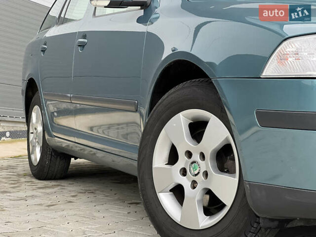 Зеленый Шкода Октавия, объемом двигателя 1.6 л и пробегом 245 тыс. км за 5200 $, фото 6 на Automoto.ua