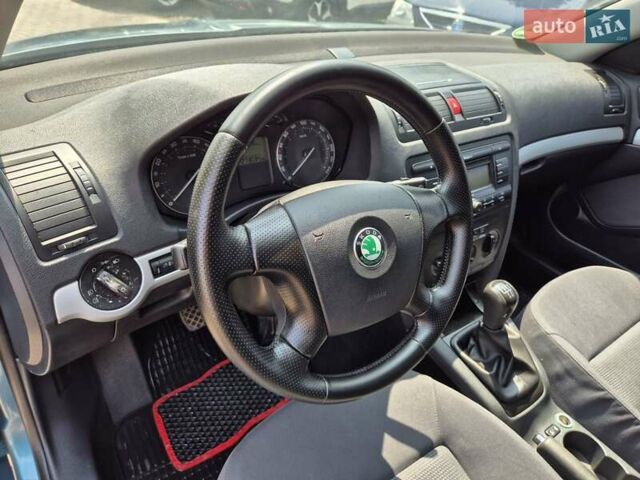 Зеленый Шкода Октавия, объемом двигателя 1.6 л и пробегом 234 тыс. км за 5899 $, фото 4 на Automoto.ua