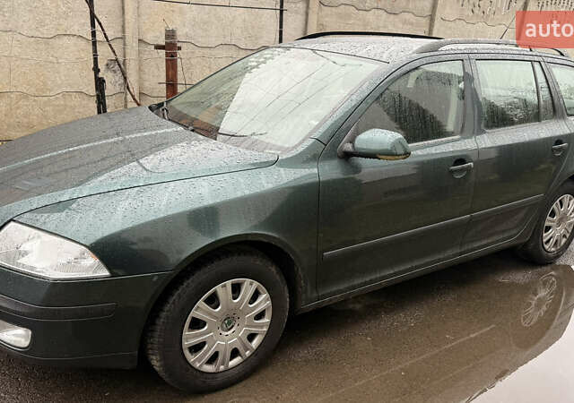 Зеленый Шкода Октавия, объемом двигателя 1.6 л и пробегом 192 тыс. км за 5850 $, фото 2 на Automoto.ua