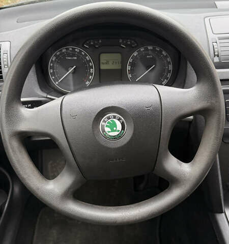 Зеленый Шкода Октавия, объемом двигателя 1.6 л и пробегом 192 тыс. км за 5850 $, фото 4 на Automoto.ua