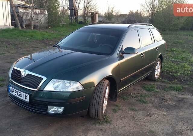 Зелений Шкода Октавія, об'ємом двигуна 1.6 л та пробігом 246 тис. км за 6450 $, фото 1 на Automoto.ua