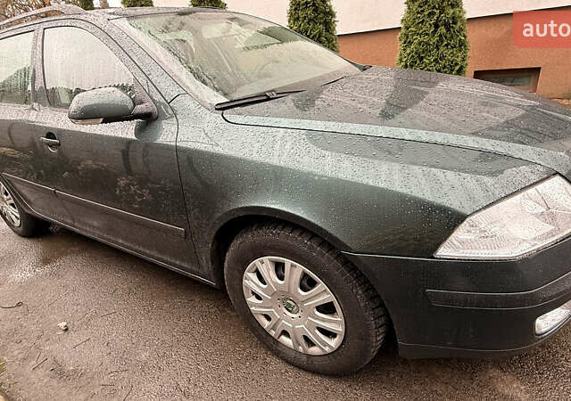 Зеленый Шкода Октавия, объемом двигателя 1.6 л и пробегом 192 тыс. км за 5850 $, фото 3 на Automoto.ua