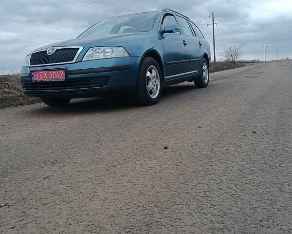 Зеленый Шкода Октавия, объемом двигателя 1.6 л и пробегом 203 тыс. км за 5200 $, фото 1 на Automoto.ua