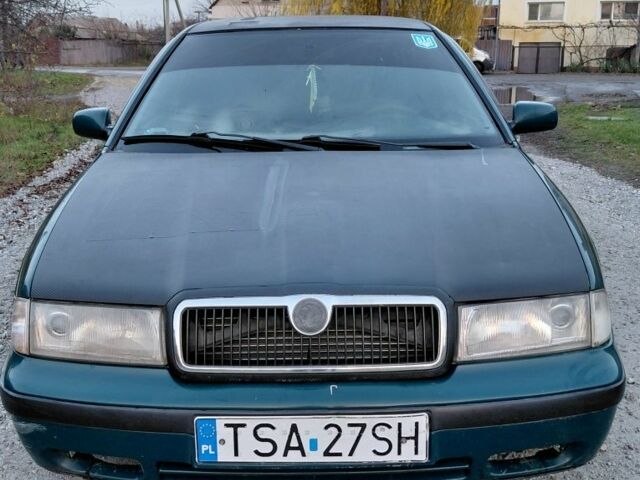 Зеленый Шкода Октавия, объемом двигателя 1.6 л и пробегом 300 тыс. км за 1550 $, фото 1 на Automoto.ua