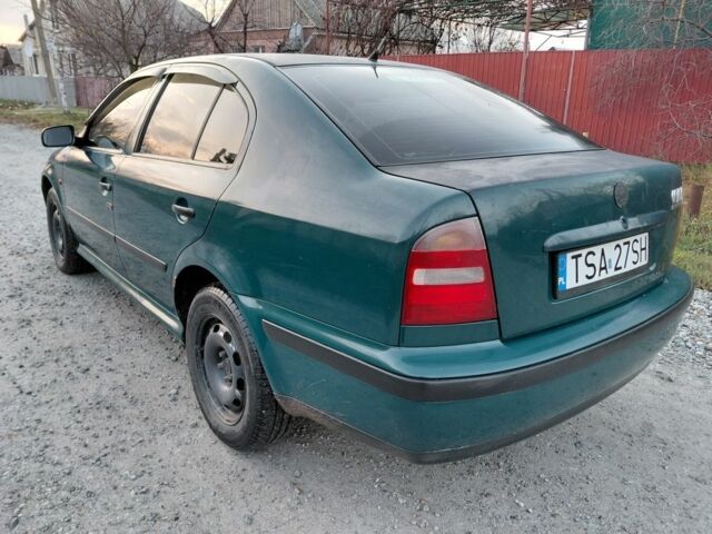 Зеленый Шкода Октавия, объемом двигателя 1.6 л и пробегом 300 тыс. км за 1550 $, фото 3 на Automoto.ua