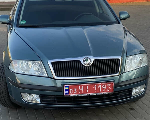 Зеленый Шкода Октавия, объемом двигателя 1.6 л и пробегом 264 тыс. км за 5250 $, фото 1 на Automoto.ua