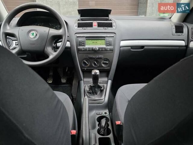 Зеленый Шкода Октавия, объемом двигателя 1.6 л и пробегом 218 тыс. км за 5450 $, фото 23 на Automoto.ua