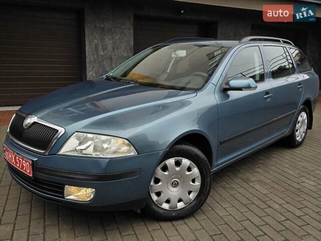 Зеленый Шкода Октавия, объемом двигателя 1.6 л и пробегом 218 тыс. км за 5450 $, фото 2 на Automoto.ua