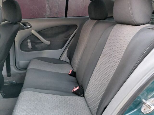 Зеленый Шкода Октавия, объемом двигателя 1.6 л и пробегом 300 тыс. км за 1550 $, фото 5 на Automoto.ua