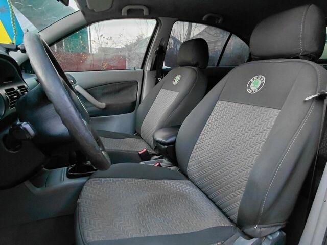 Зеленый Шкода Октавия, объемом двигателя 1.6 л и пробегом 300 тыс. км за 1550 $, фото 6 на Automoto.ua