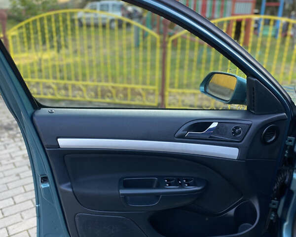 Зеленый Шкода Октавия, объемом двигателя 1.6 л и пробегом 264 тыс. км за 5250 $, фото 64 на Automoto.ua