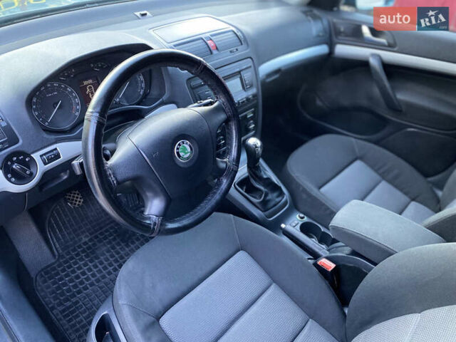 Шкода Октавія 2006 у Володимир-Волинський на Automoto.ua Зелений Шкода Октавія, об'ємом двигуна 1.6 л та пробігом 263 тис. км за 5450 $, фото 21 на Automoto.ua