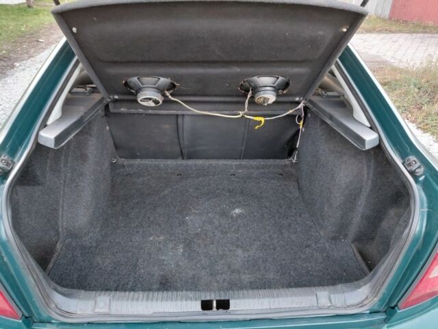 Зеленый Шкода Октавия, объемом двигателя 1.6 л и пробегом 300 тыс. км за 1550 $, фото 8 на Automoto.ua