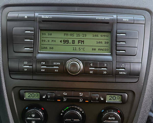 Зелений Шкода Октавія, об'ємом двигуна 1.6 л та пробігом 167 тис. км за 7777 $, фото 149 на Automoto.ua