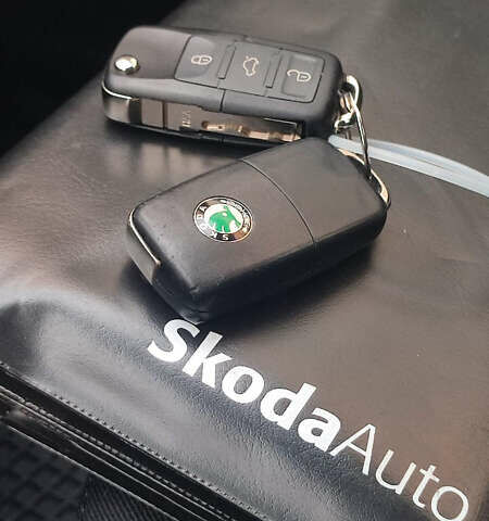 Зелений Шкода Октавія, об'ємом двигуна 1.6 л та пробігом 167 тис. км за 7777 $, фото 40 на Automoto.ua