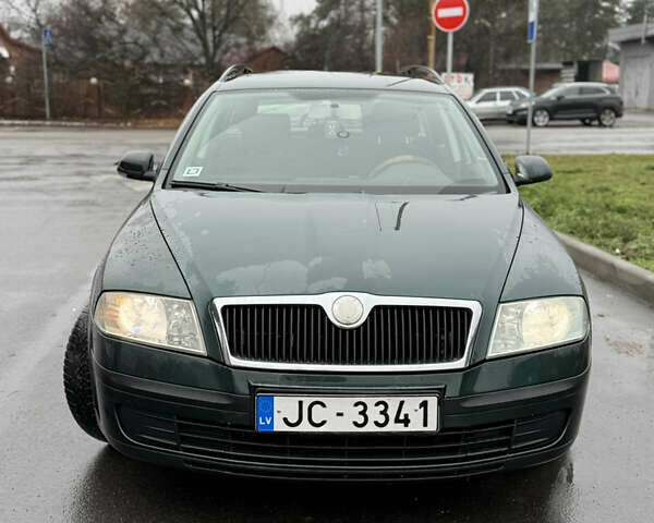 Зеленый Шкода Октавия, объемом двигателя 1.9 л и пробегом 470 тыс. км за 2750 $, фото 1 на Automoto.ua