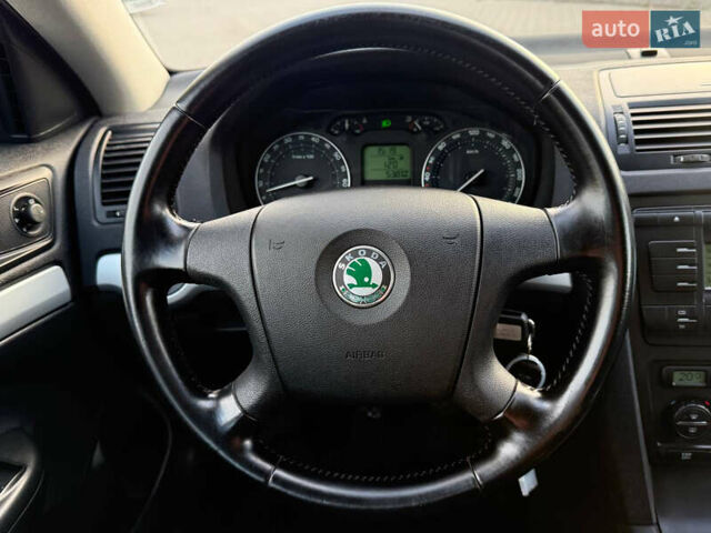 Зеленый Шкода Октавия, объемом двигателя 1.6 л и пробегом 167 тыс. км за 7999 $, фото 142 на Automoto.ua