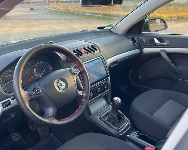 Зеленый Шкода Октавия, объемом двигателя 1.6 л и пробегом 188 тыс. км за 6899 $, фото 5 на Automoto.ua