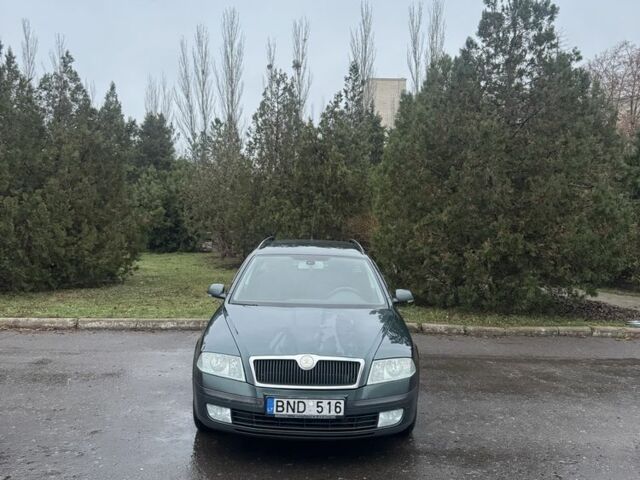 Зеленый Шкода Октавия, объемом двигателя 1.9 л и пробегом 250 тыс. км за 3250 $, фото 2 на Automoto.ua