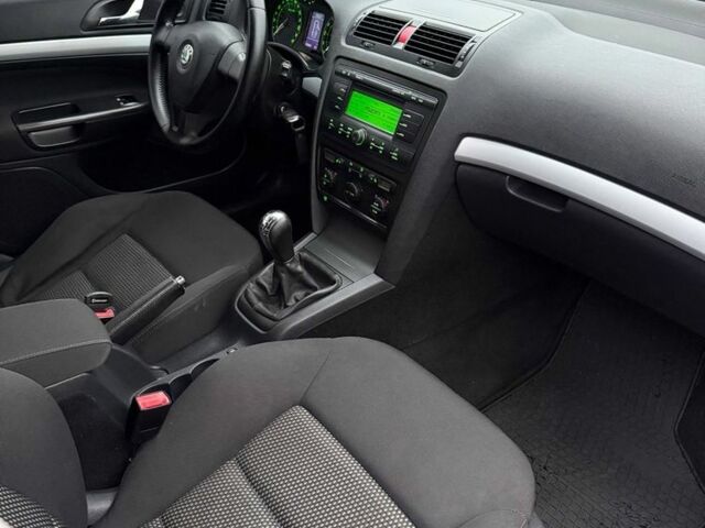 Зелений Шкода Октавія, об'ємом двигуна 1.8 л та пробігом 250 тис. км за 6900 $, фото 10 на Automoto.ua