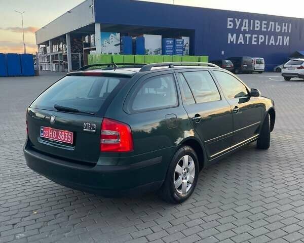 Зеленый Шкода Октавия, объемом двигателя 1.6 л и пробегом 188 тыс. км за 6899 $, фото 1 на Automoto.ua