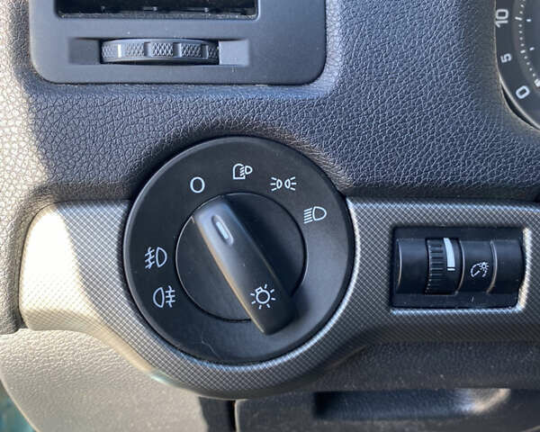 Зеленый Шкода Октавия, объемом двигателя 1.6 л и пробегом 225 тыс. км за 7299 $, фото 16 на Automoto.ua