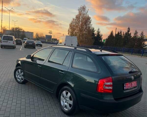 Зеленый Шкода Октавия, объемом двигателя 1.6 л и пробегом 188 тыс. км за 6899 $, фото 81 на Automoto.ua