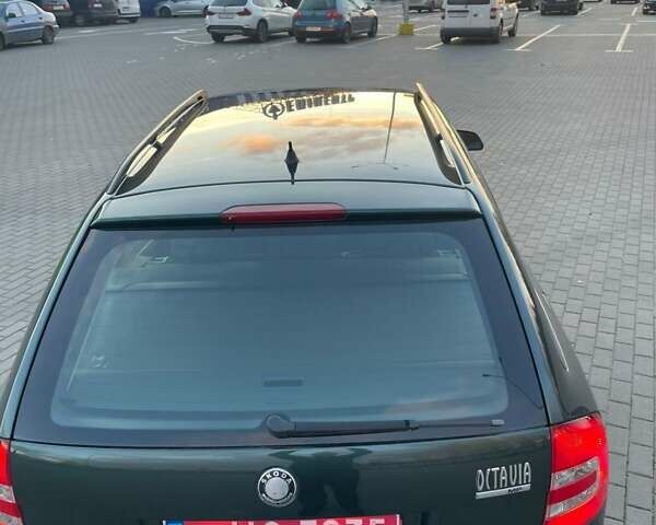 Зеленый Шкода Октавия, объемом двигателя 1.6 л и пробегом 188 тыс. км за 6899 $, фото 77 на Automoto.ua