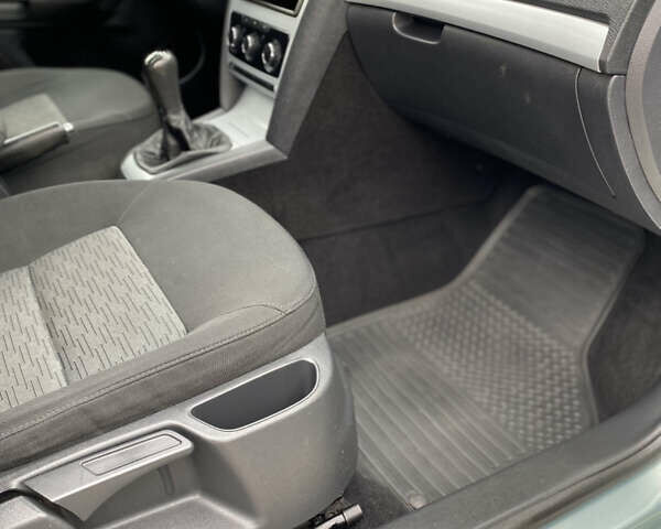 Шкода Октавия 2009 в Хороле на Automoto.ua Зеленый Шкода Октавия, объемом двигателя 1.6 л и пробегом 187 тыс. км за 7750 $, фото 32 на Automoto.ua