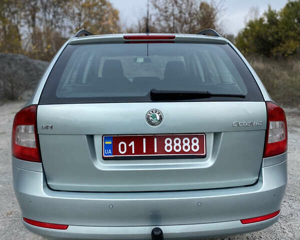 Шкода Октавия 2009 в Хороле на Automoto.ua Зеленый Шкода Октавия, объемом двигателя 1.6 л и пробегом 187 тыс. км за 7750 $, фото 7 на Automoto.ua
