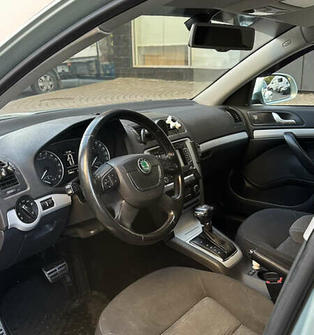 Шкода Октавия 2009 в Львове на Automoto.ua Зеленый Шкода Октавия, объемом двигателя 2 л и пробегом 228 тыс. км за 7300 $, фото 9 на Automoto.ua