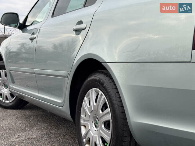 Зеленый Шкода Октавия, объемом двигателя 1.6 л и пробегом 246 тыс. км за 8550 $, фото 9 на Automoto.ua