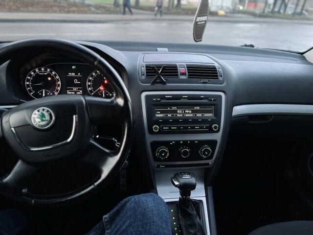 Зелений Шкода Октавія, об'ємом двигуна 1.6 л та пробігом 298 тис. км за 7999 $, фото 6 на Automoto.ua