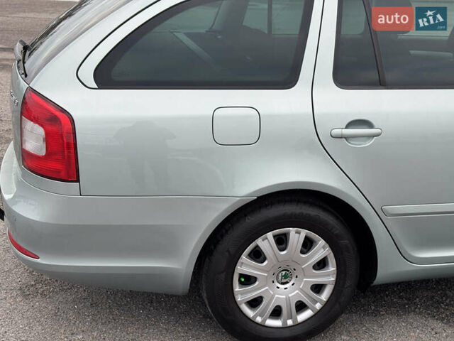 Зеленый Шкода Октавия, объемом двигателя 1.6 л и пробегом 246 тыс. км за 8550 $, фото 15 на Automoto.ua