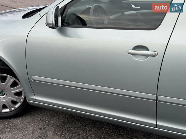 Зеленый Шкода Октавия, объемом двигателя 1.6 л и пробегом 246 тыс. км за 8550 $, фото 5 на Automoto.ua